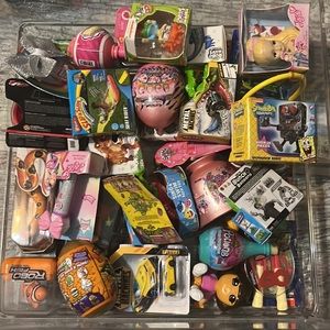 Mini Brands Mini Toy Shop.